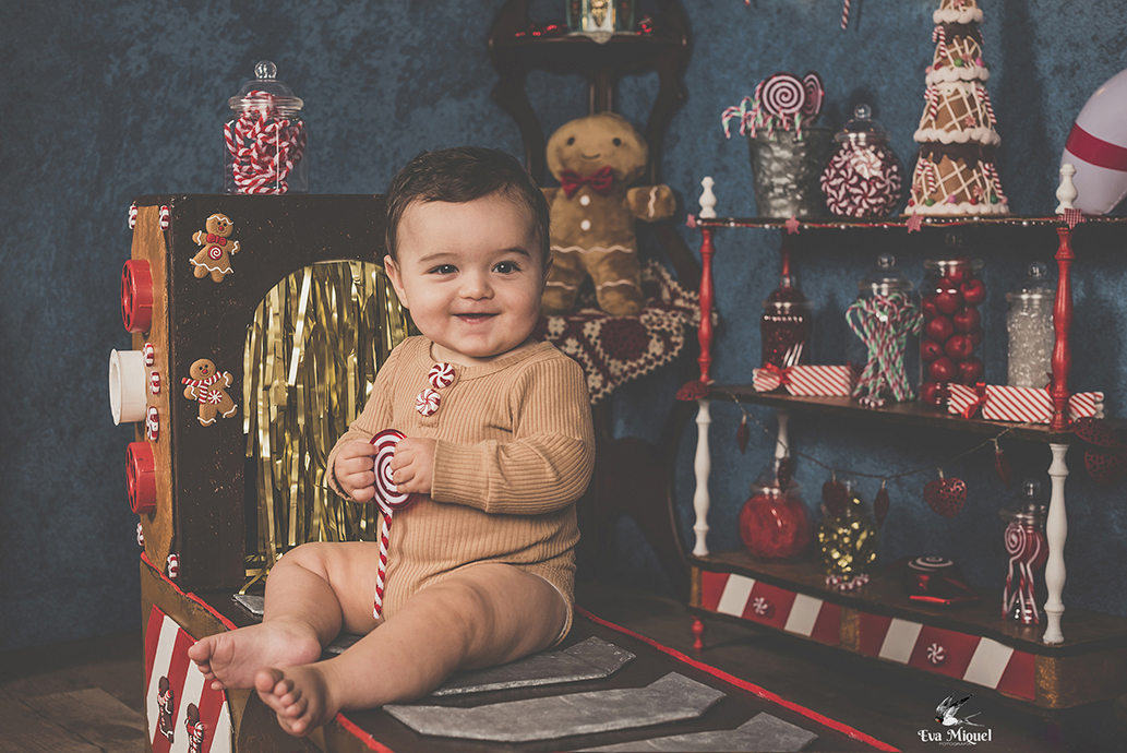 Eva-Miquel-Fotografia-sesiones-fotos-navidad-madres-hijos-estudio-vintage-original-bonita-vilamarxant-valencia-newborn-smash-cake-infantil-familiar-comunión-fine-art-mama-y-yo 4