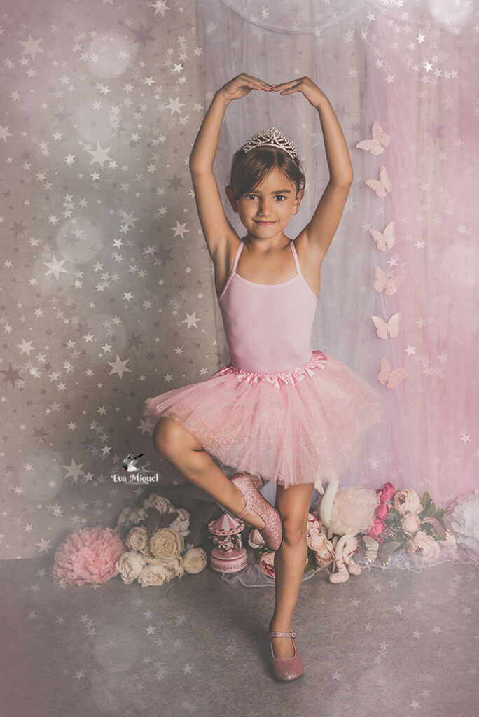 sesión fotográfica niña rosa barbie valencia bonita fantasía estudio ballet bailarina hada hermanas